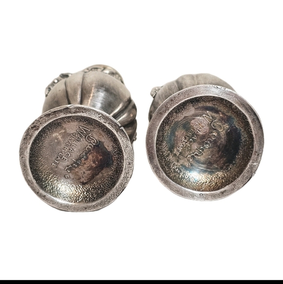 Baroque Wallace Silverplate Salt and Pepper Shakers - Picture 4 of 6